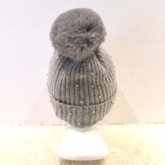 Ribbed Knit Pom Pom Hat - Picture 4 of 9